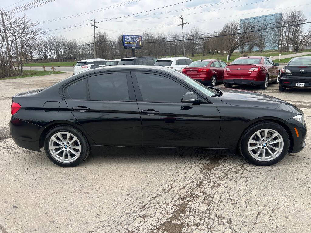 Used 2017 BMW 320i xDrive 320i xDrive AWD 4dr Sedan image 4