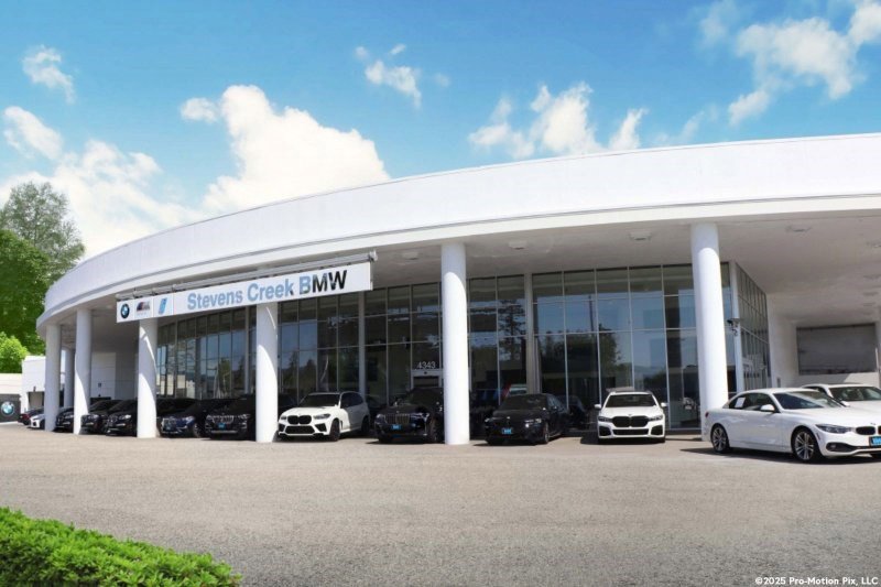Used 2025 BMW 330i Sedan w/ Premium Package RWD image 30