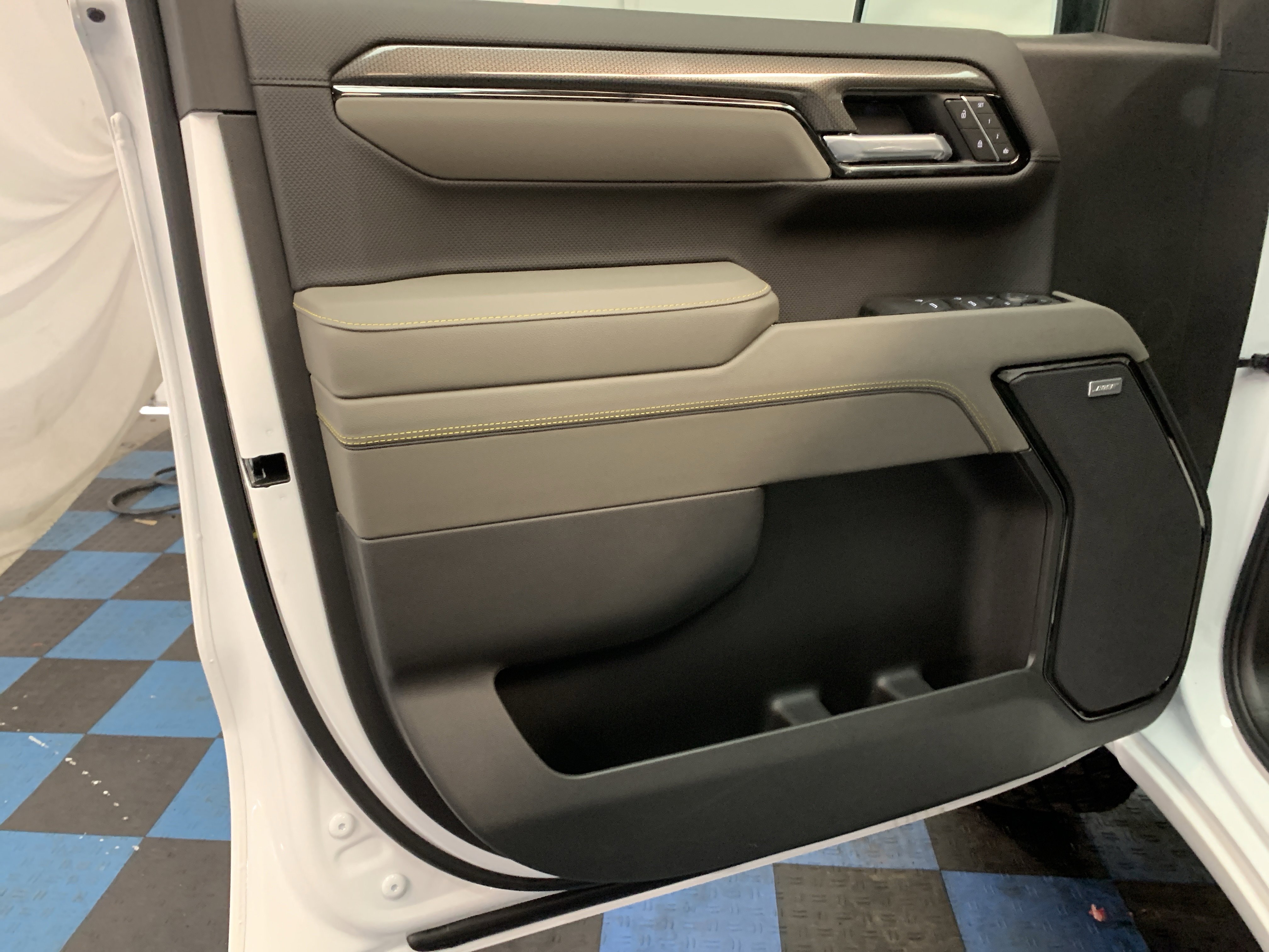 New 2025 Chevrolet Silverado 1500 ZR2 w/ Technology Package image 9