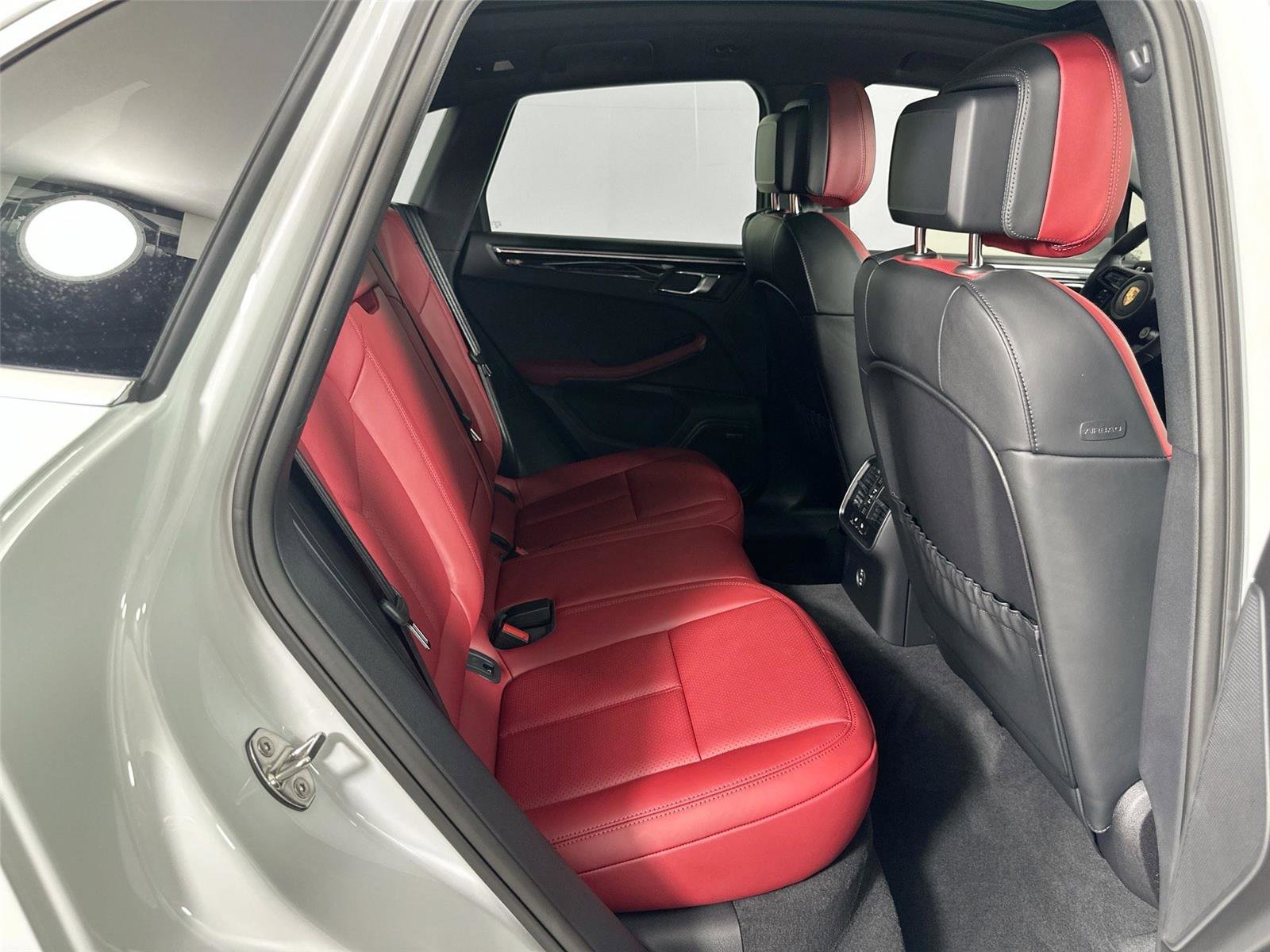 Certified 2026 Porsche Macan S AWD/4WD image 27