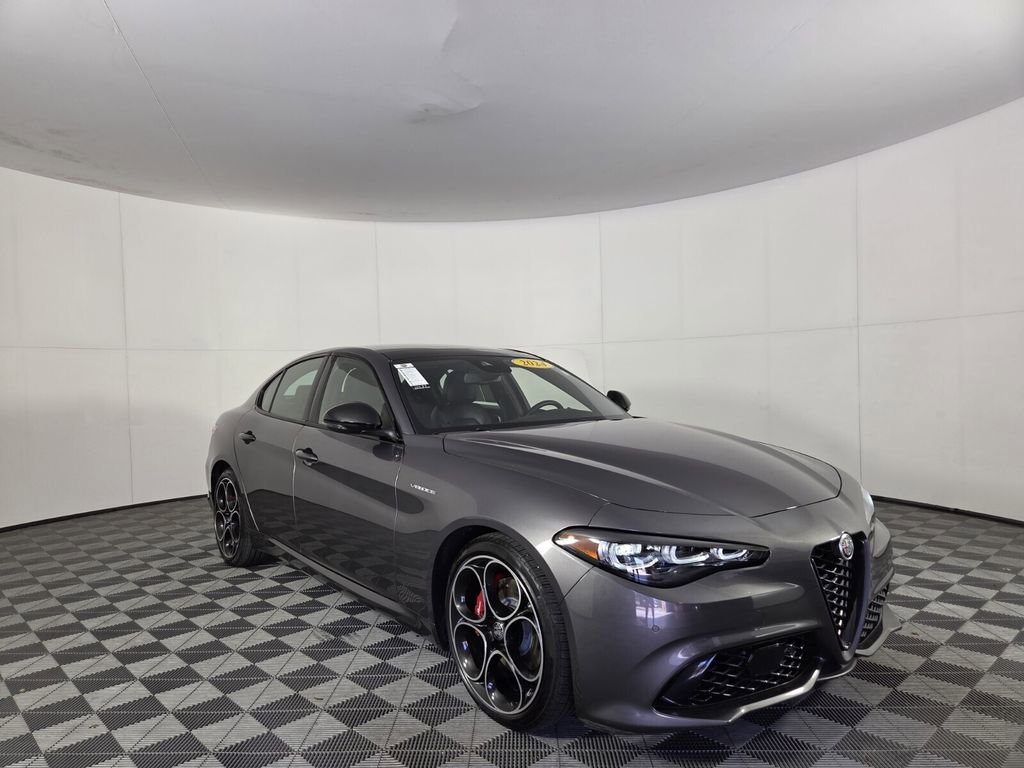 Used 2024 Alfa Romeo Giulia Veloce image 41