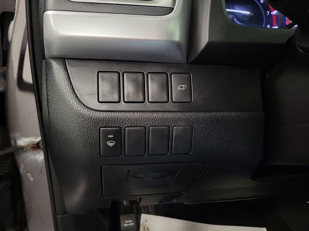 Used 2015 Toyota Highlander XLE image 22