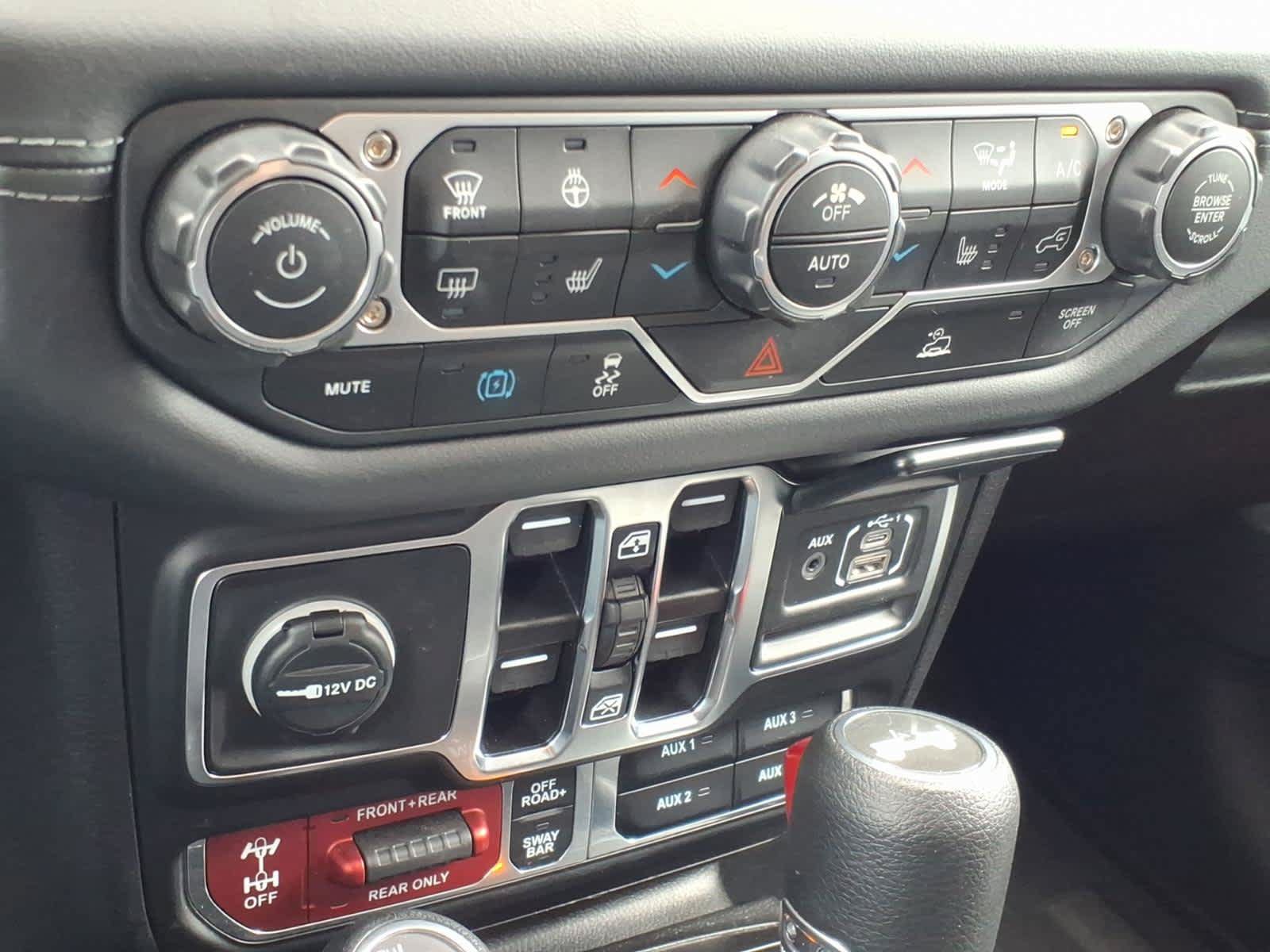 Used 2025 Jeep Wrangler Unlimited Rubicon 4xe w/ Convenience Group AWD/4WD image 6