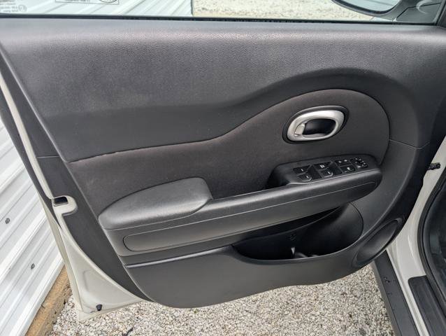 Used 2016 Kia Soul FWD image 6