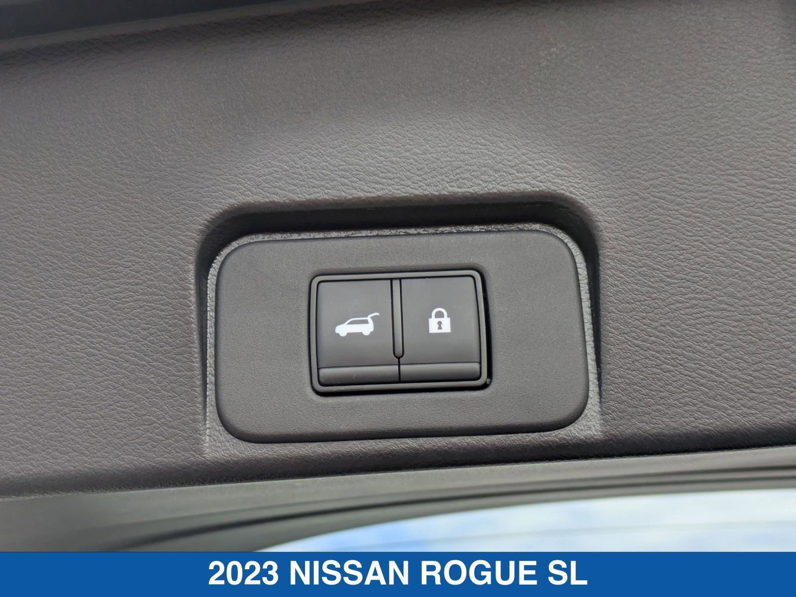 Used 2023 Nissan Rogue SL AWD/4WD image 34