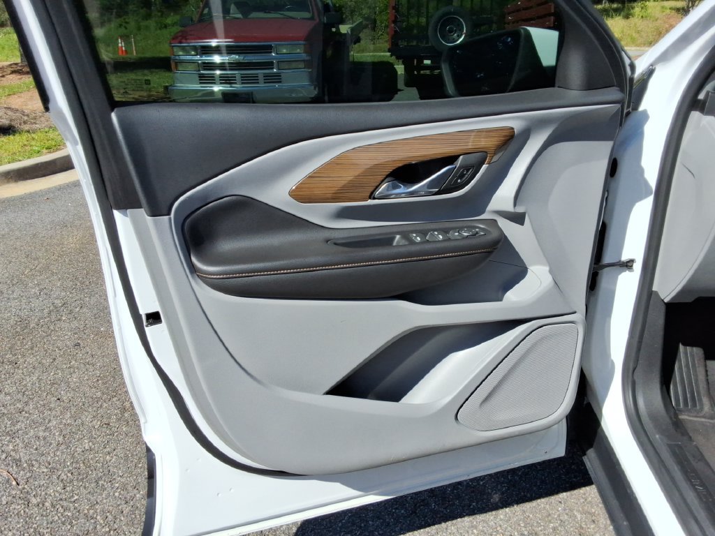 Used 2020 GMC Terrain SLE FWD image 21