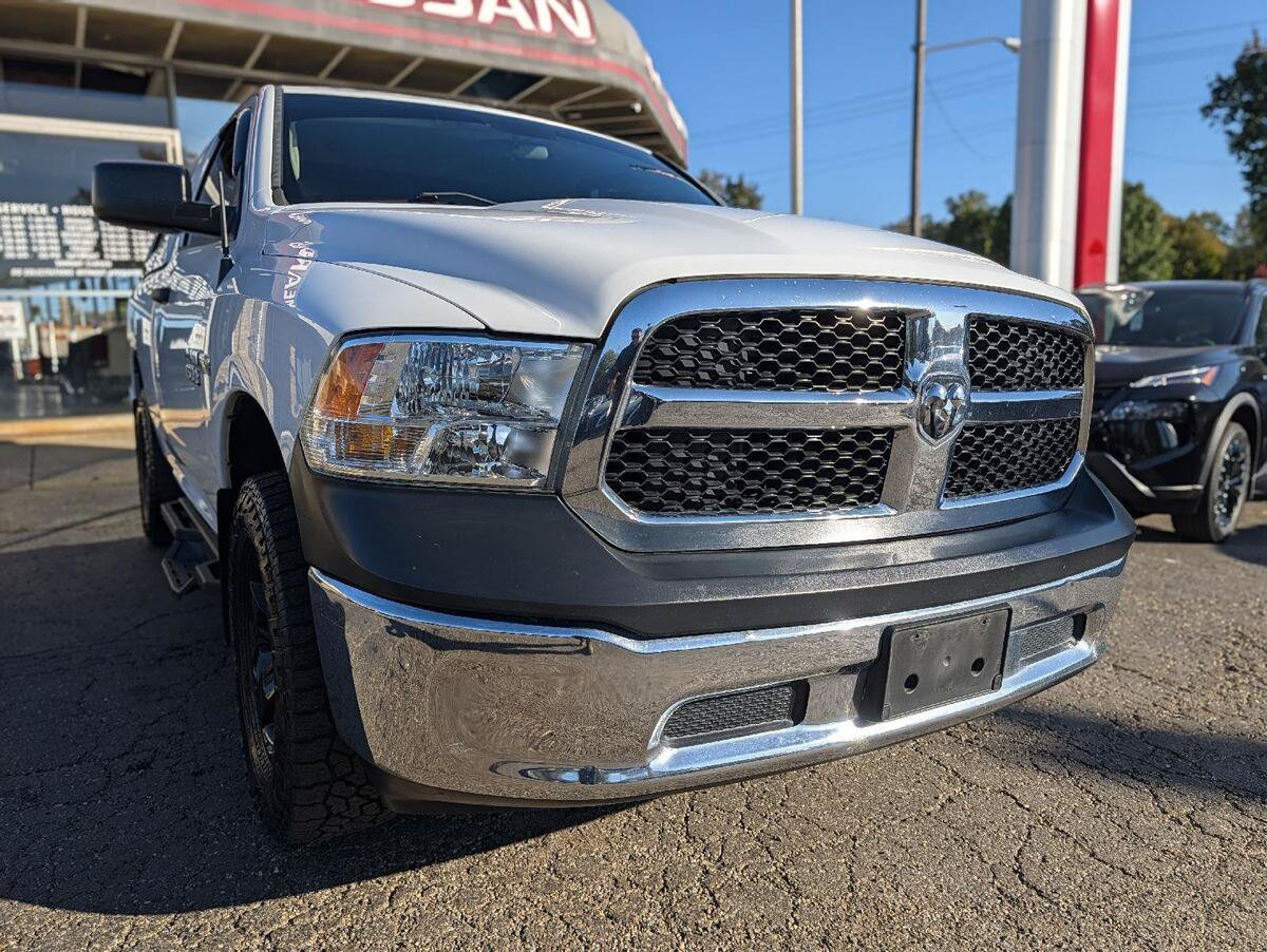 Used 2017 RAM 1500 Tradesman w/ Chrome Appearance Group RWD image 16