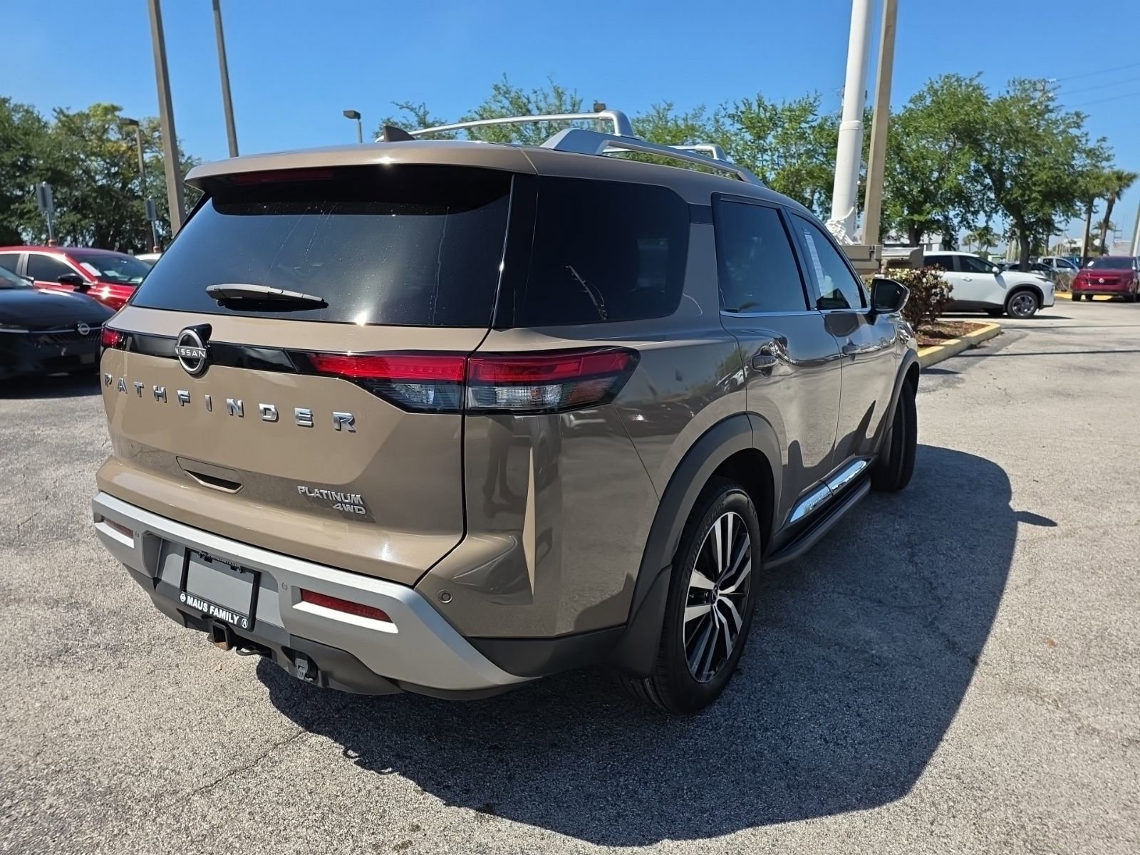 Certified 2023 Nissan Pathfinder Platinum w/ Cargo Package AWD/4WD image 8