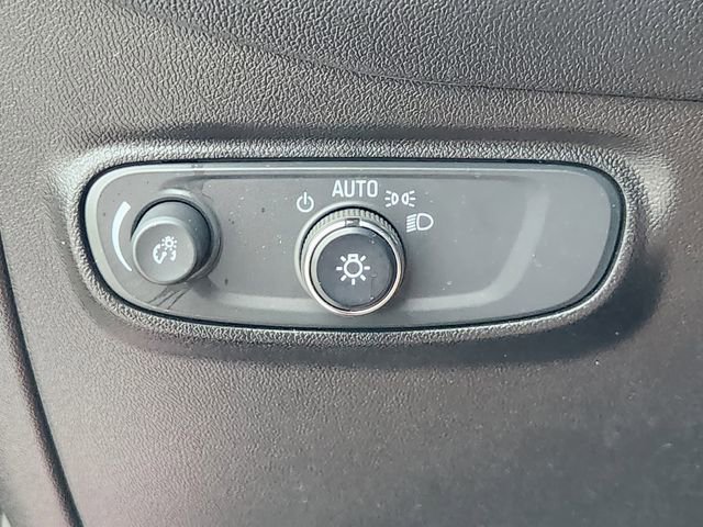 Used 2022 Chevrolet Equinox RS w/ RS Leather Package FWD image 21