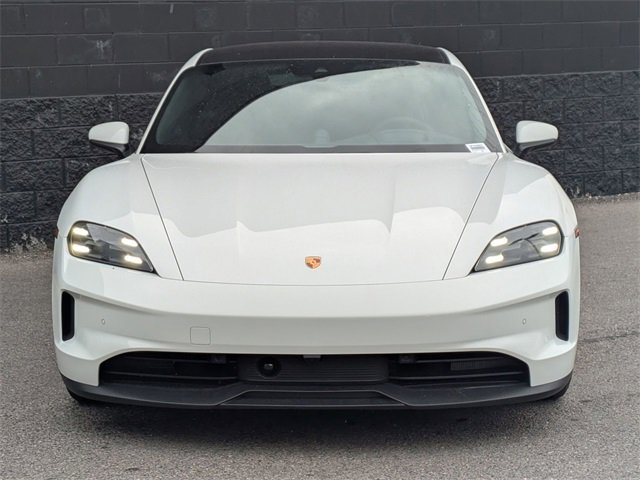 Used 2025 Porsche Taycan image 6