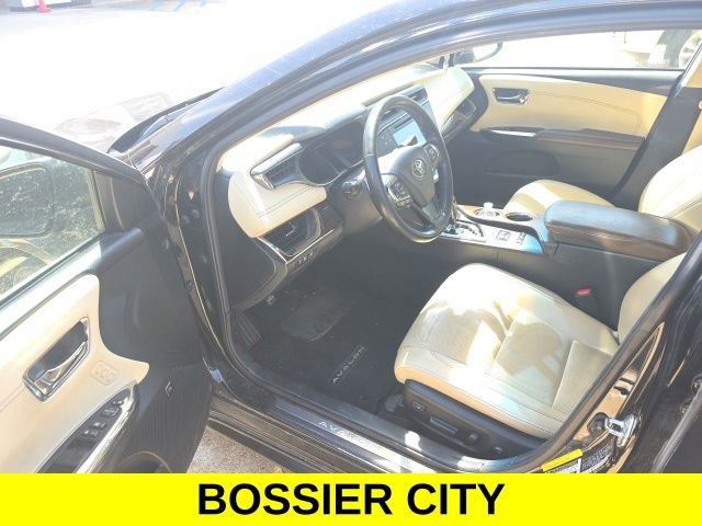 Used 2015 Toyota Avalon Limited w/ Technology Package FWD image 9