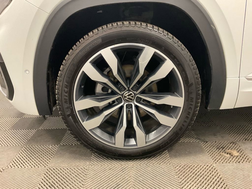 Used 2022 Volkswagen Atlas SEL Premium image 14