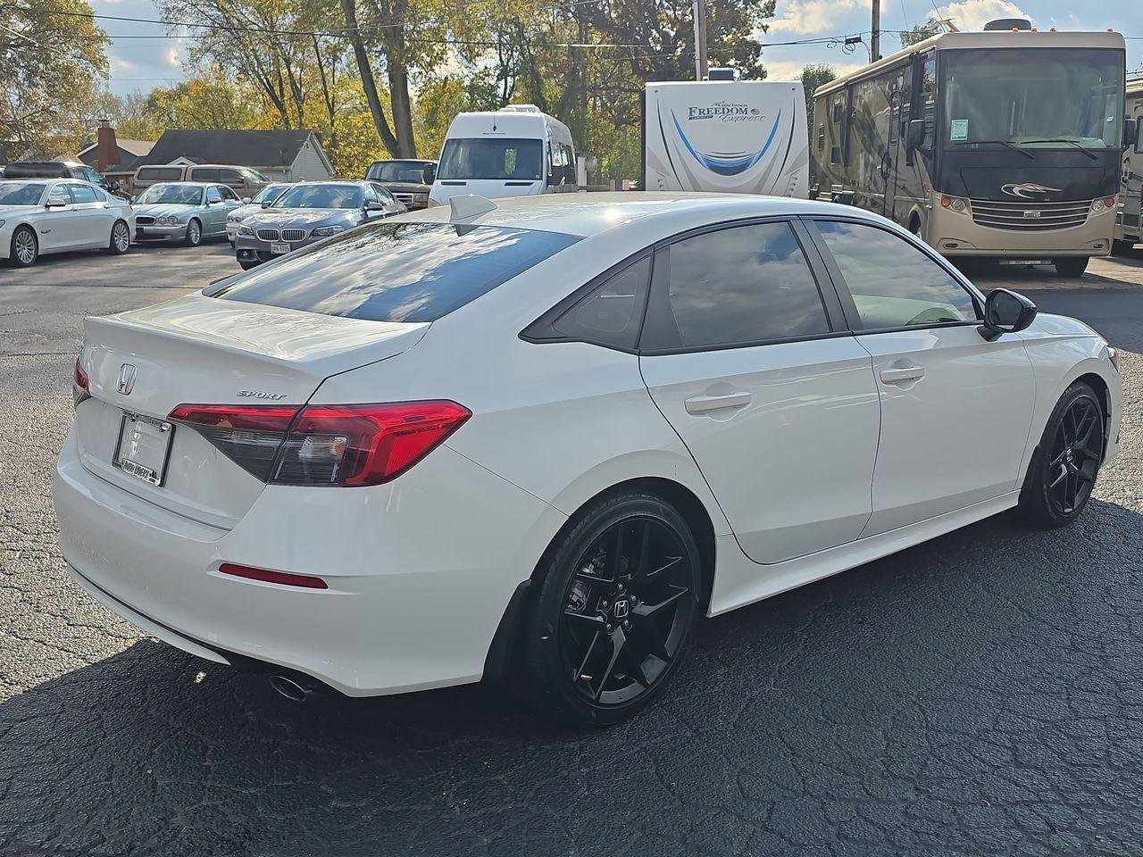 Used 2022 Honda Civic Sport image 2