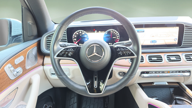Used 2025 Mercedes-Benz GLE 450e 4MATIC image 9
