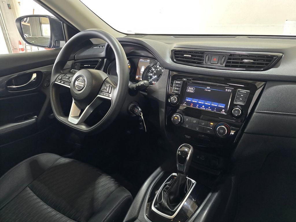Used 2018 Nissan Rogue S AWD/4WD image 30