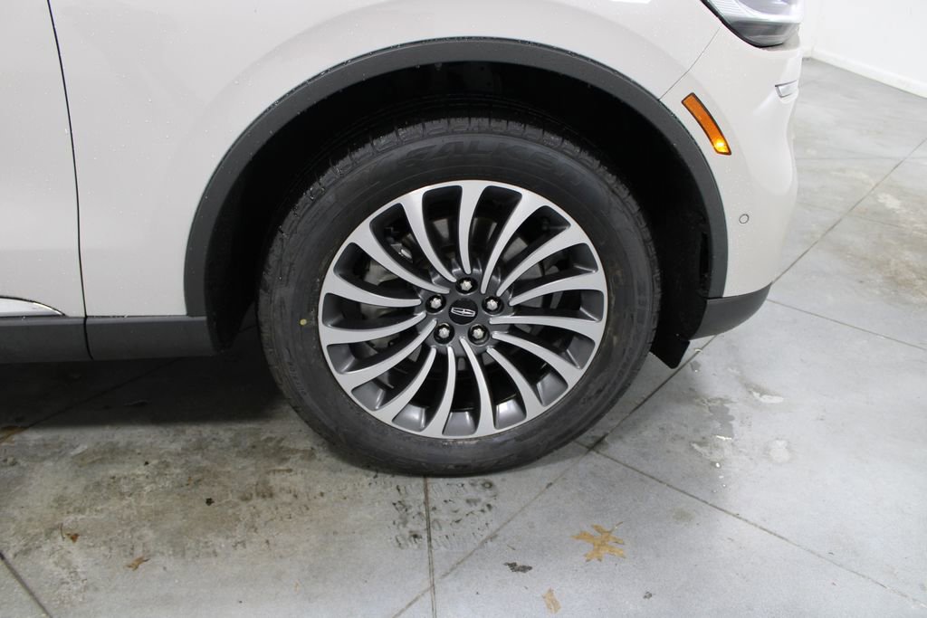 Used 2024 Lincoln Aviator Reserve w/ Equipment Group 201A image 12