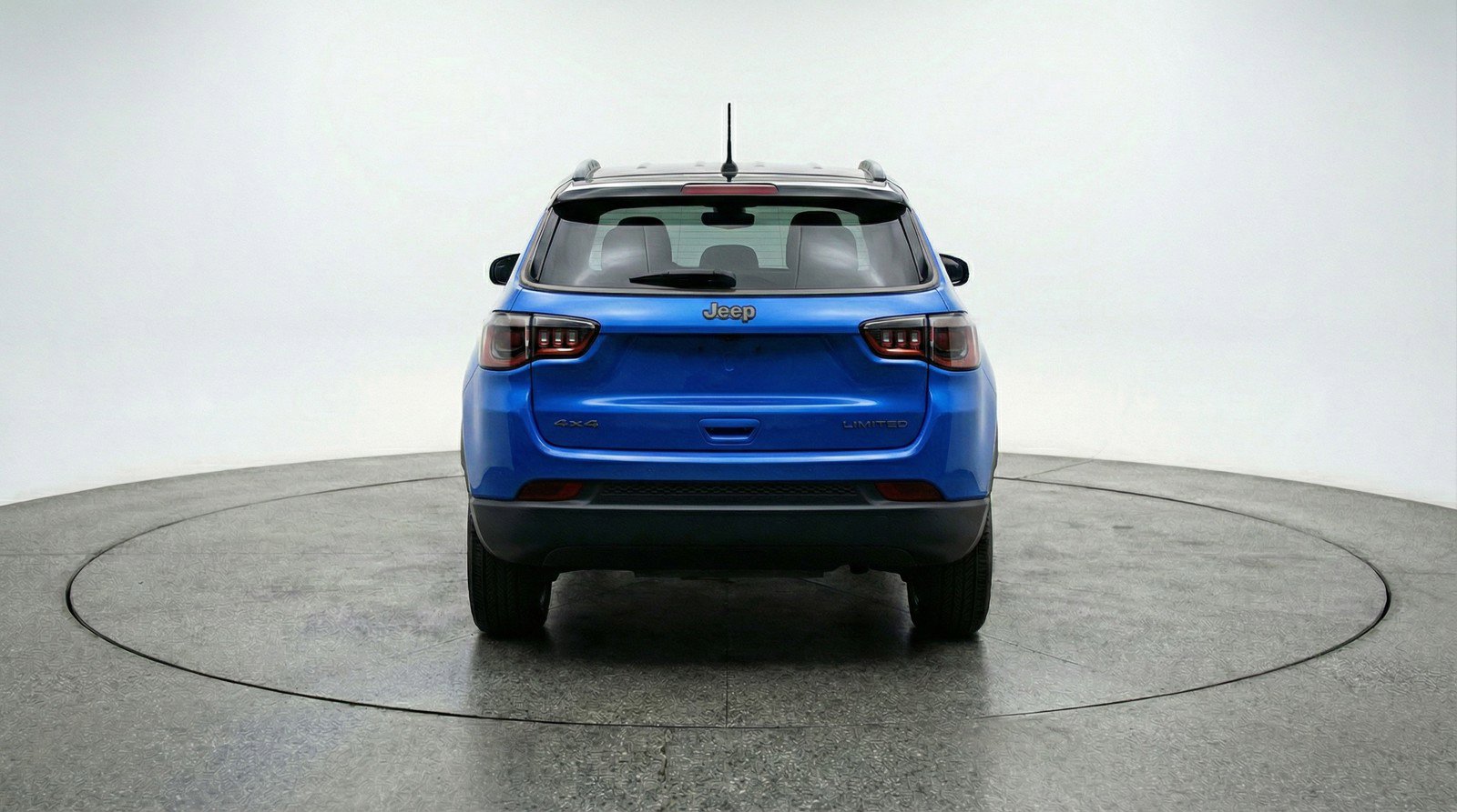 Used 2025 Jeep Compass Trailhawk image 7