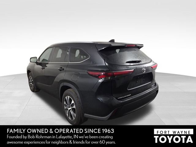 Used 2025 Toyota Highlander XLE image 9