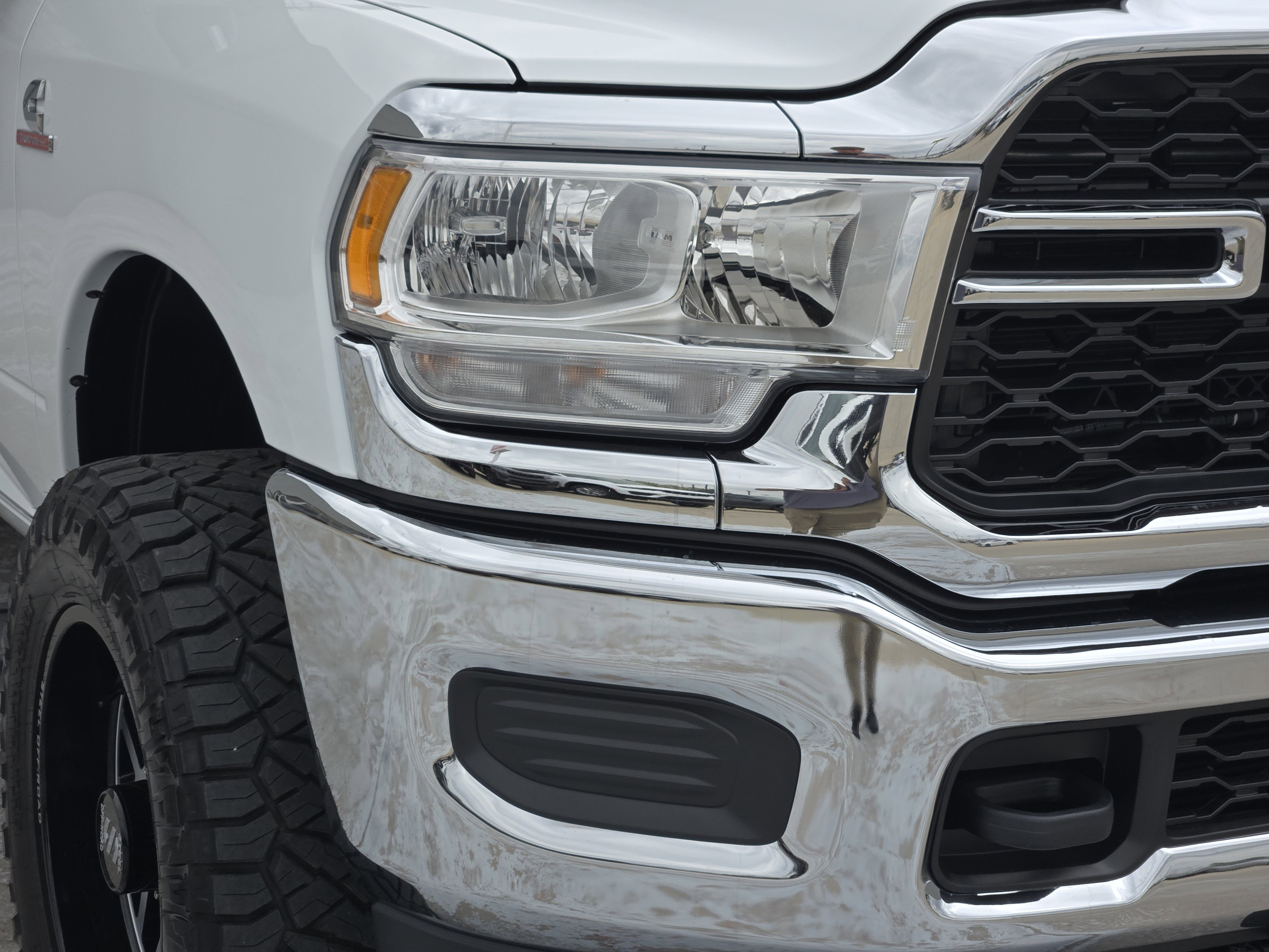 Used 2023 RAM 2500 Tradesman w/ Chrome Appearance Group image 10