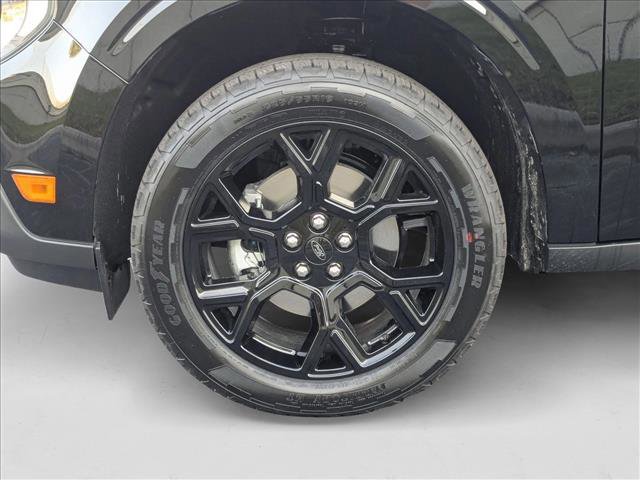 New 2025 Ford Maverick XLT w/ XLT Luxury Package image 9