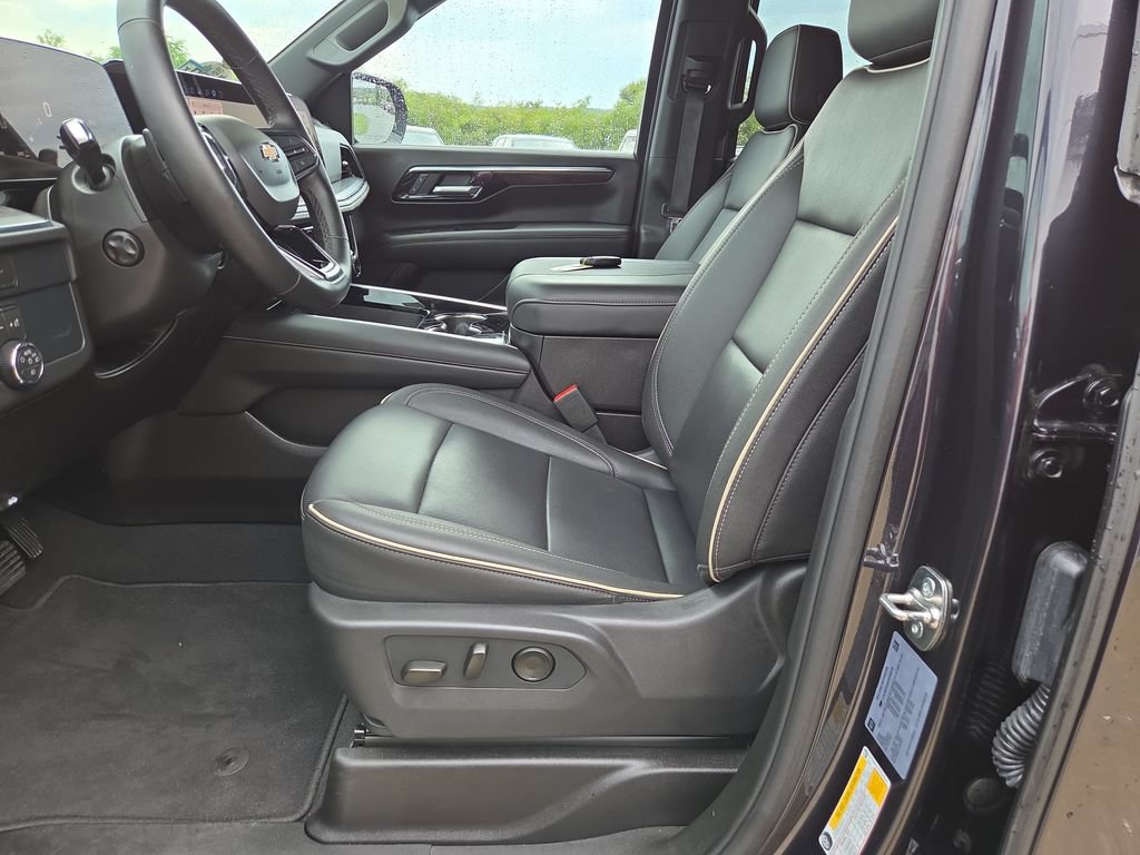Certified 2026 Chevrolet Suburban Premier AWD/4WD image 26