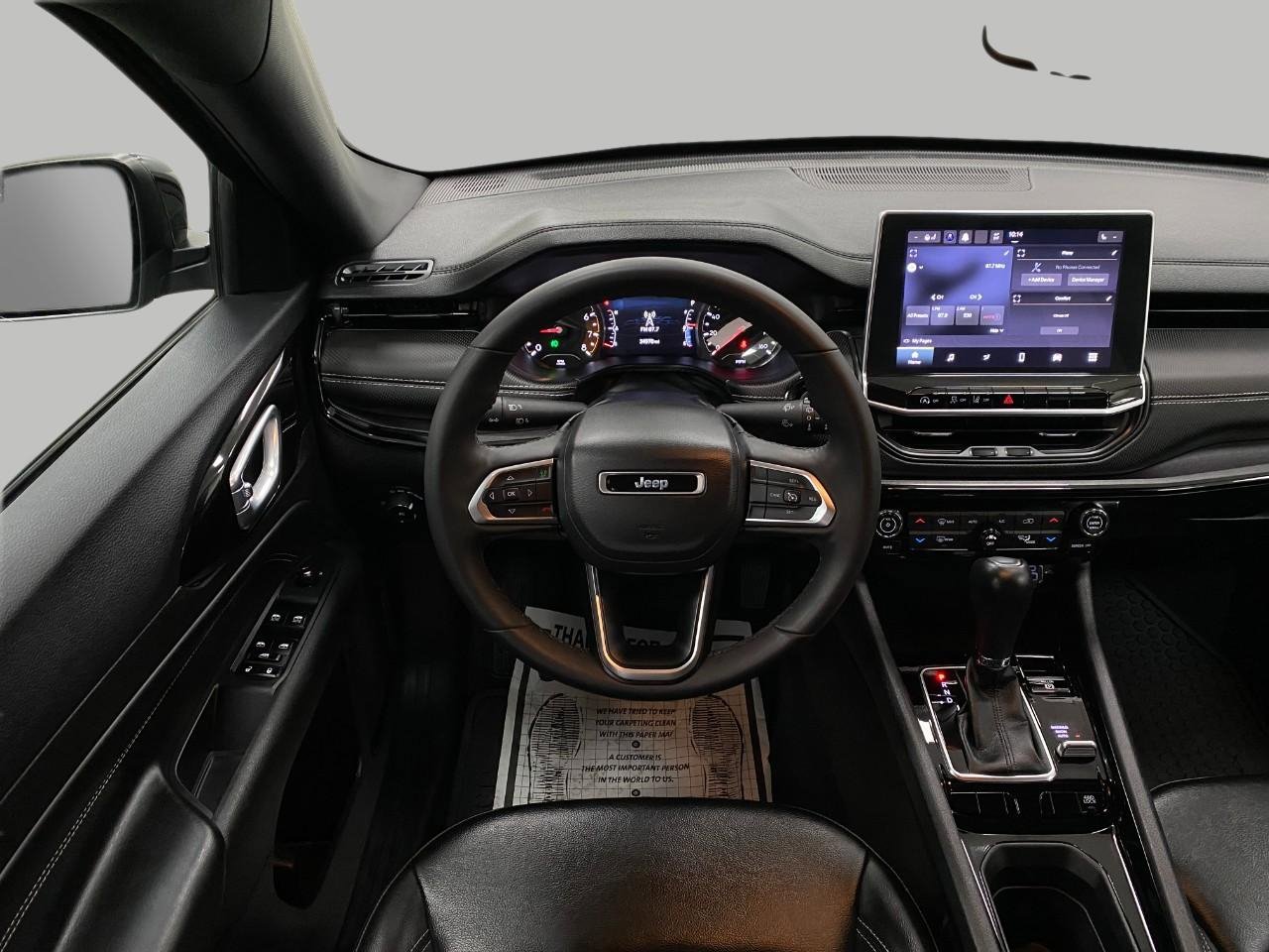 Used 2023 Jeep Compass Altitude w/ Convenience Group AWD/4WD image 14