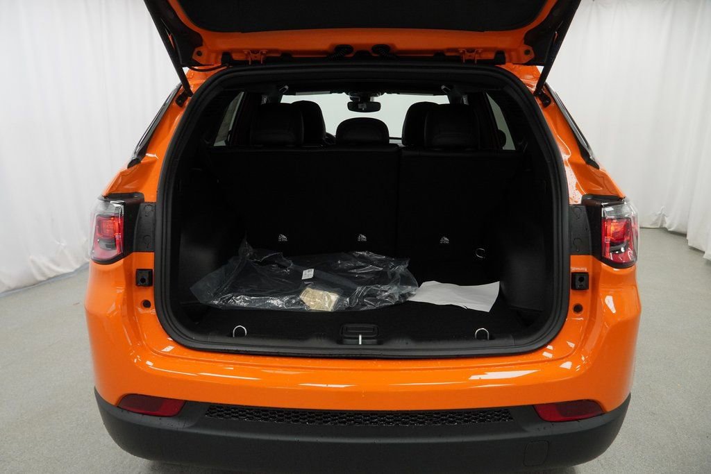 New 2026 Jeep Compass Latitude image 32