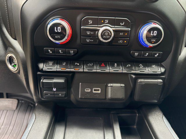 Used 2023 GMC Sierra 3500 Denali w/ Denali Ultimate Package AWD/4WD image 32