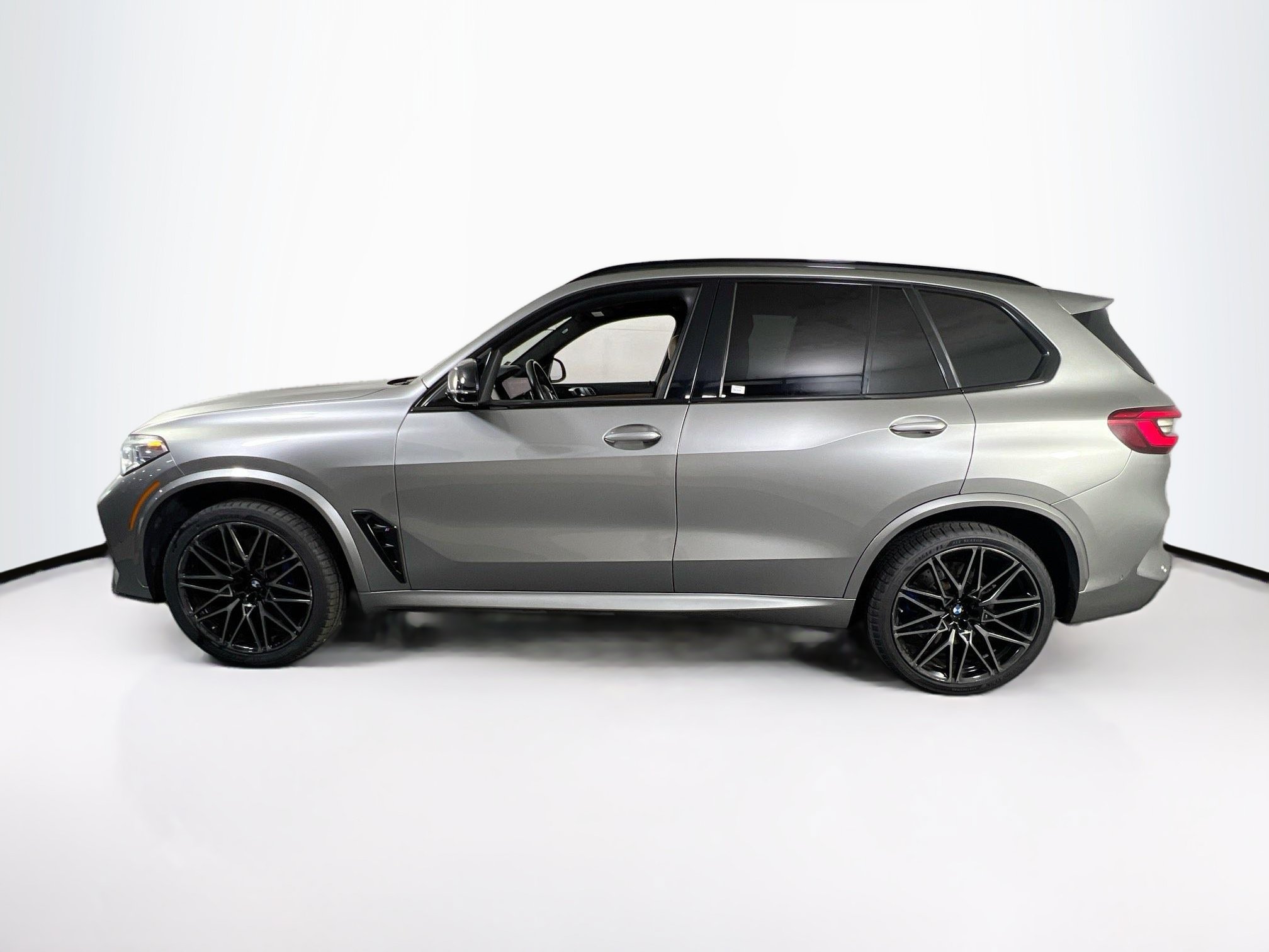 Used 2020 BMW X5 M Competition AWD/4WD image 8