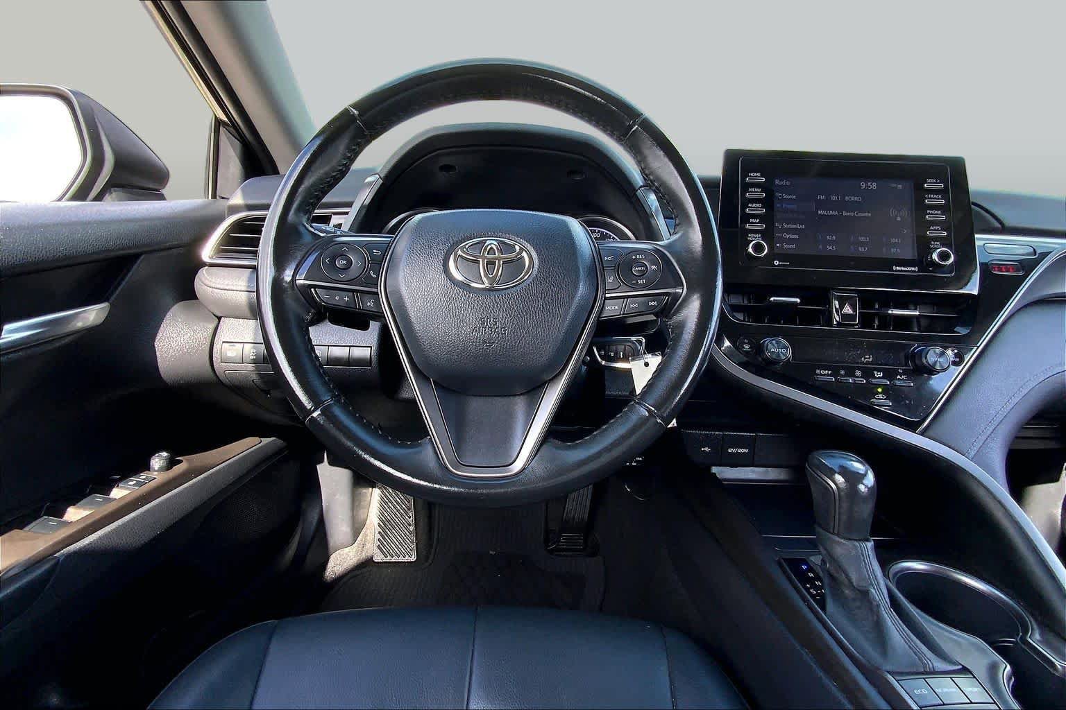 Used 2023 Toyota Camry SE FWD image 6