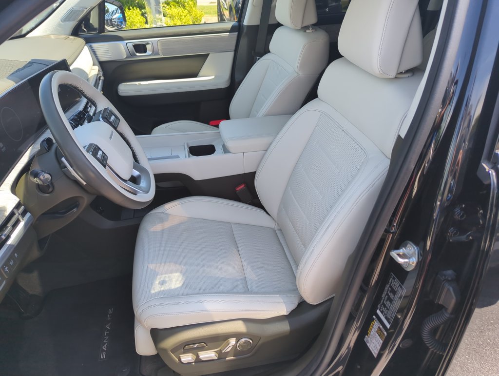 Used 2024 Hyundai Santa Fe Calligraphy FWD image 11