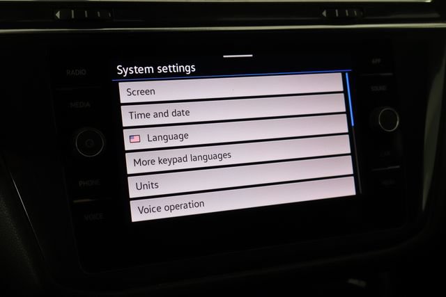 Used 2023 Volkswagen Tiguan SE FWD image 34