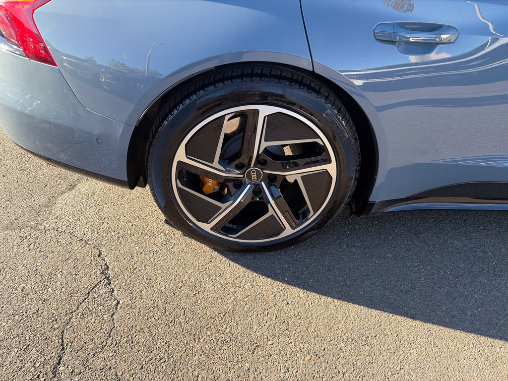 Used 2024 Audi RS e-tron GT w/ Carbon Performance Package AWD/4WD image 32
