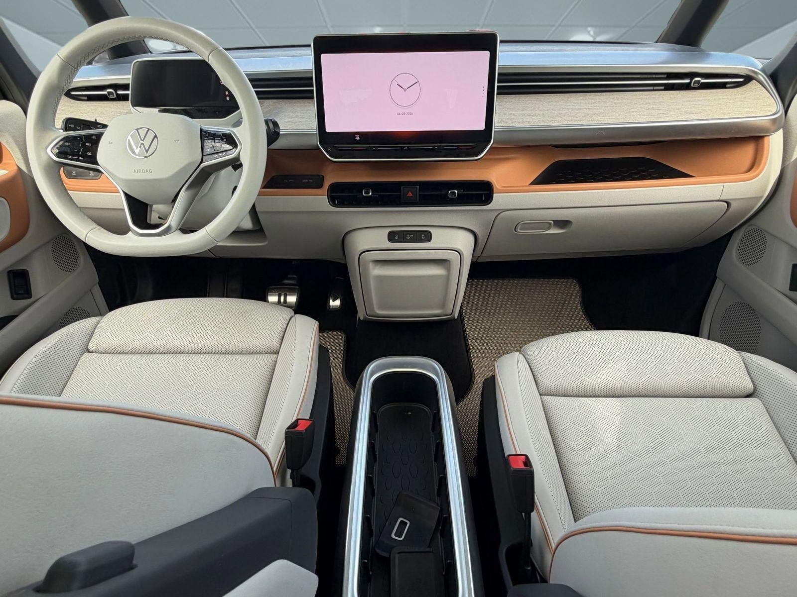 Certified 2025 Volkswagen ID. Buzz Pro S Plus RWD image 15