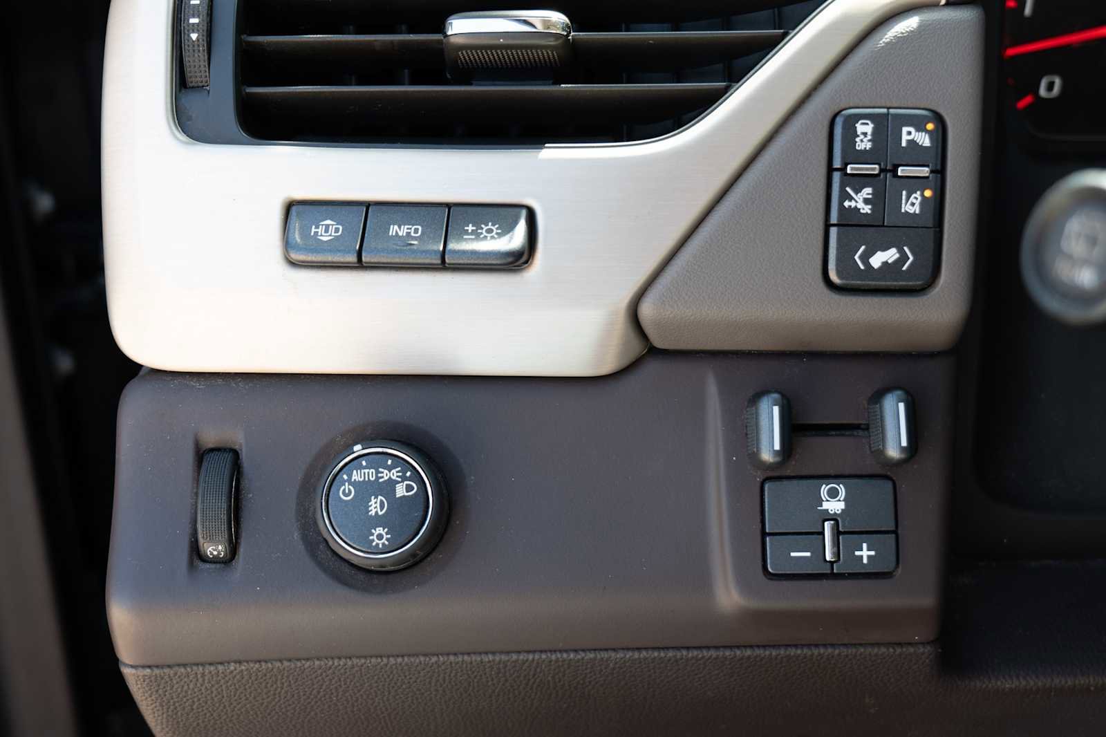 Used 2015 GMC Yukon Denali w/ Premium Package image 19