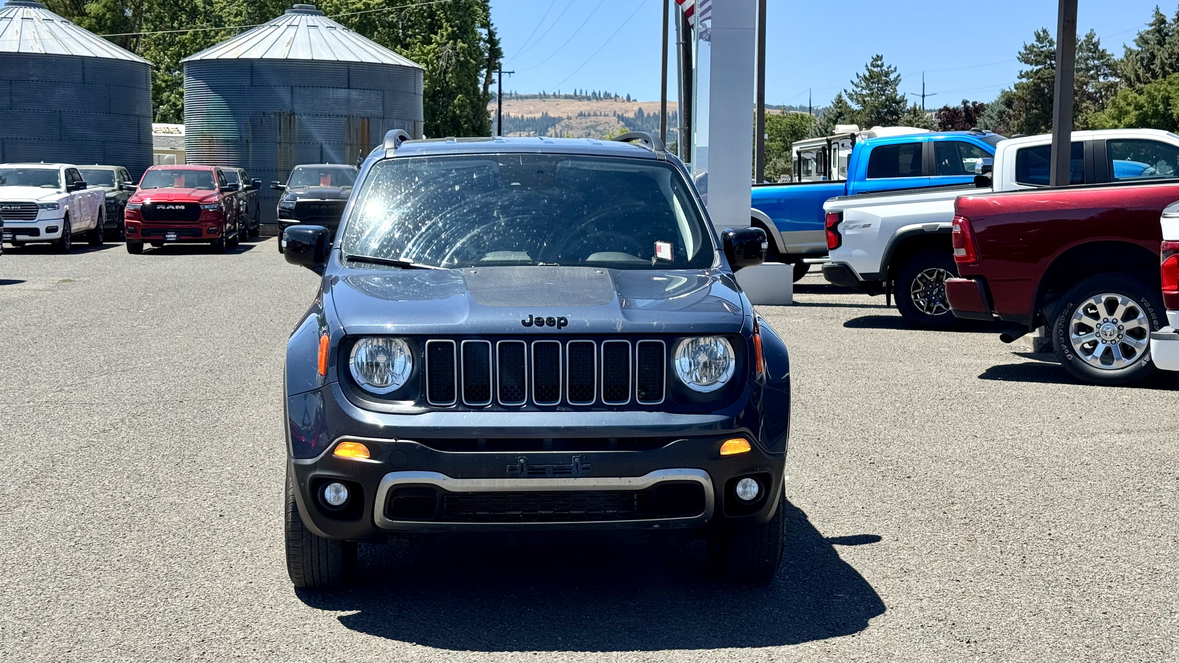 Used 2023 Jeep Renegade Latitude AWD/4WD image 2