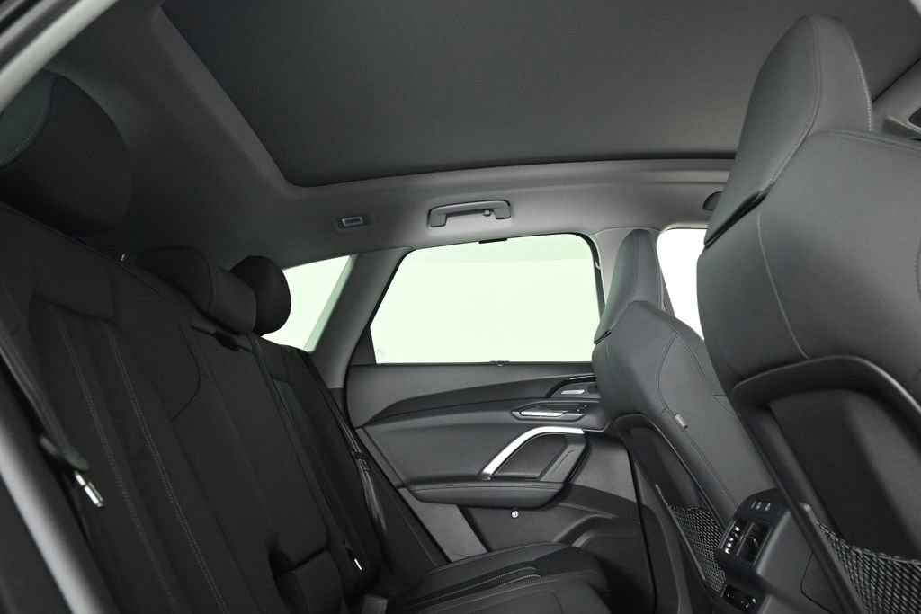 New 2025 Audi Q5 Prestige image 16