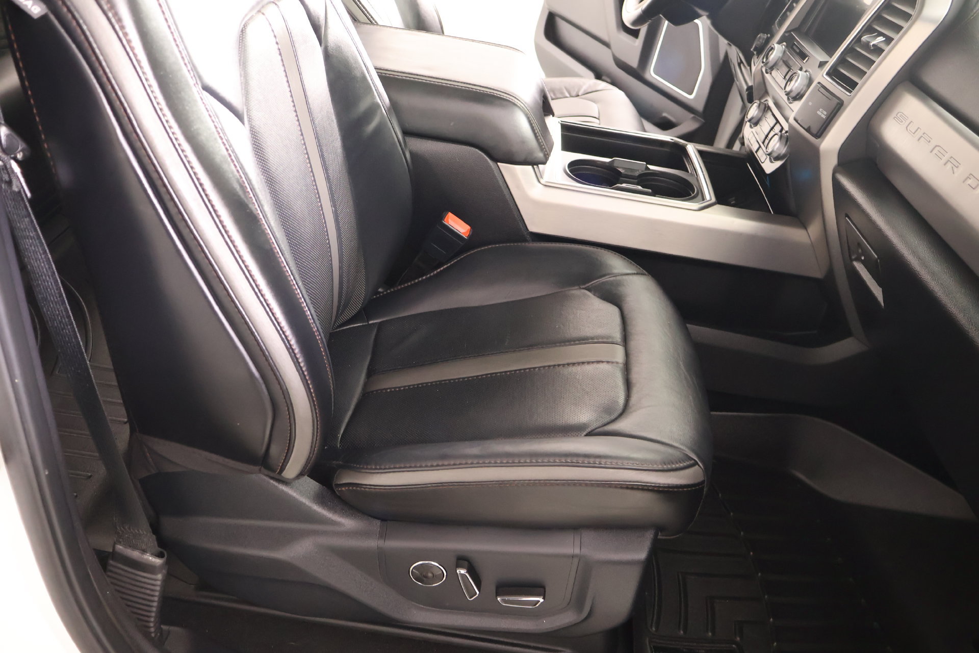 Used 2020 Ford F250 Platinum AWD/4WD image 14