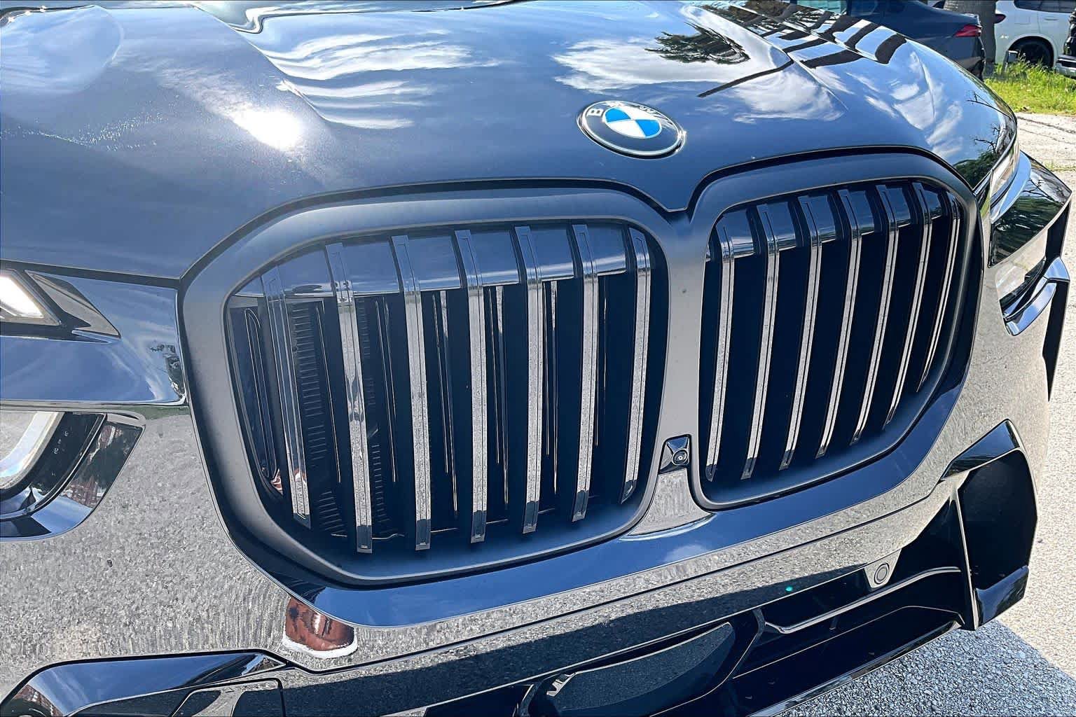 Used 2026 BMW X7 xDrive40i w/ M Sport Package AWD/4WD image 28