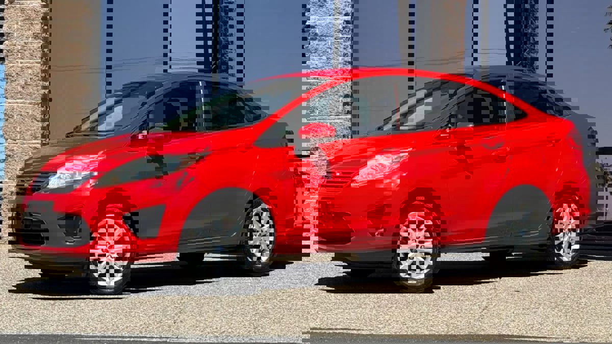 Used 2012 Ford Fiesta SE FWD image 3