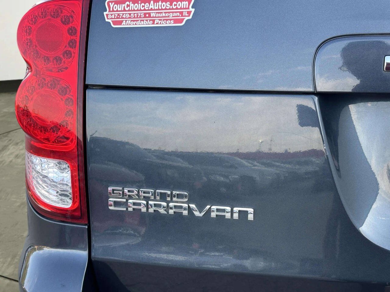Used 2013 Dodge Grand Caravan SXT FWD image 35