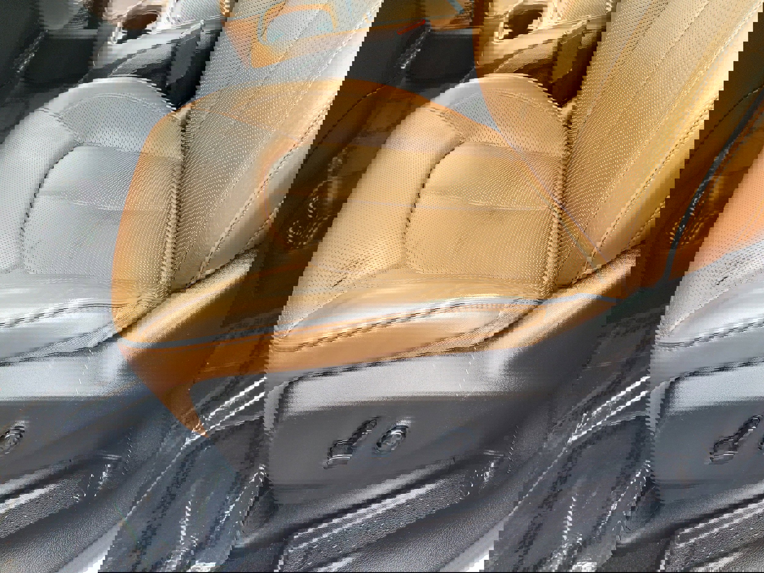 Used 2019 Chrysler Pacifica Limited w/ Tire & Wheel Group image 14