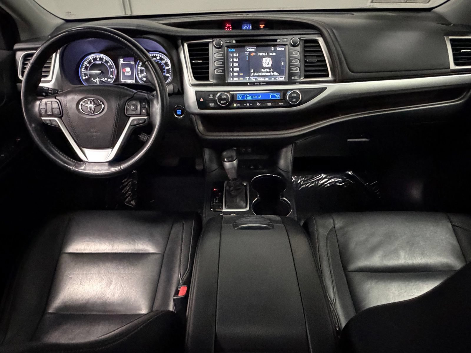 Used 2017 Toyota Highlander XLE AWD/4WD image 37