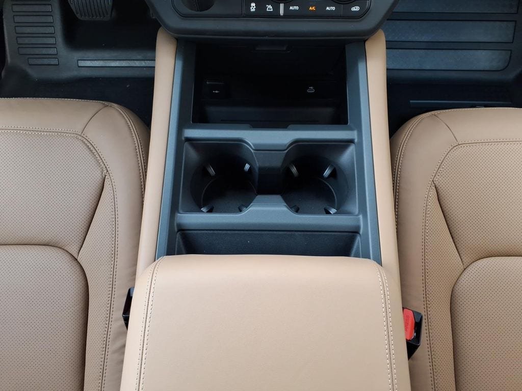 New 2026 Land Rover Defender 130 X-Dynamic SE AWD/4WD image 21