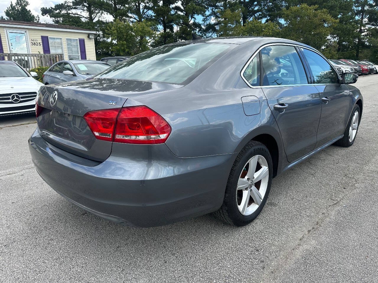 Used 2013 Volkswagen Passat 2.5 SE FWD image 5