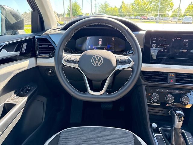 Used 2025 Volkswagen Taos S AWD/4WD image 19