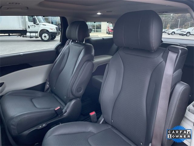 Used 2023 Kia Carnival SX Prestige image 26