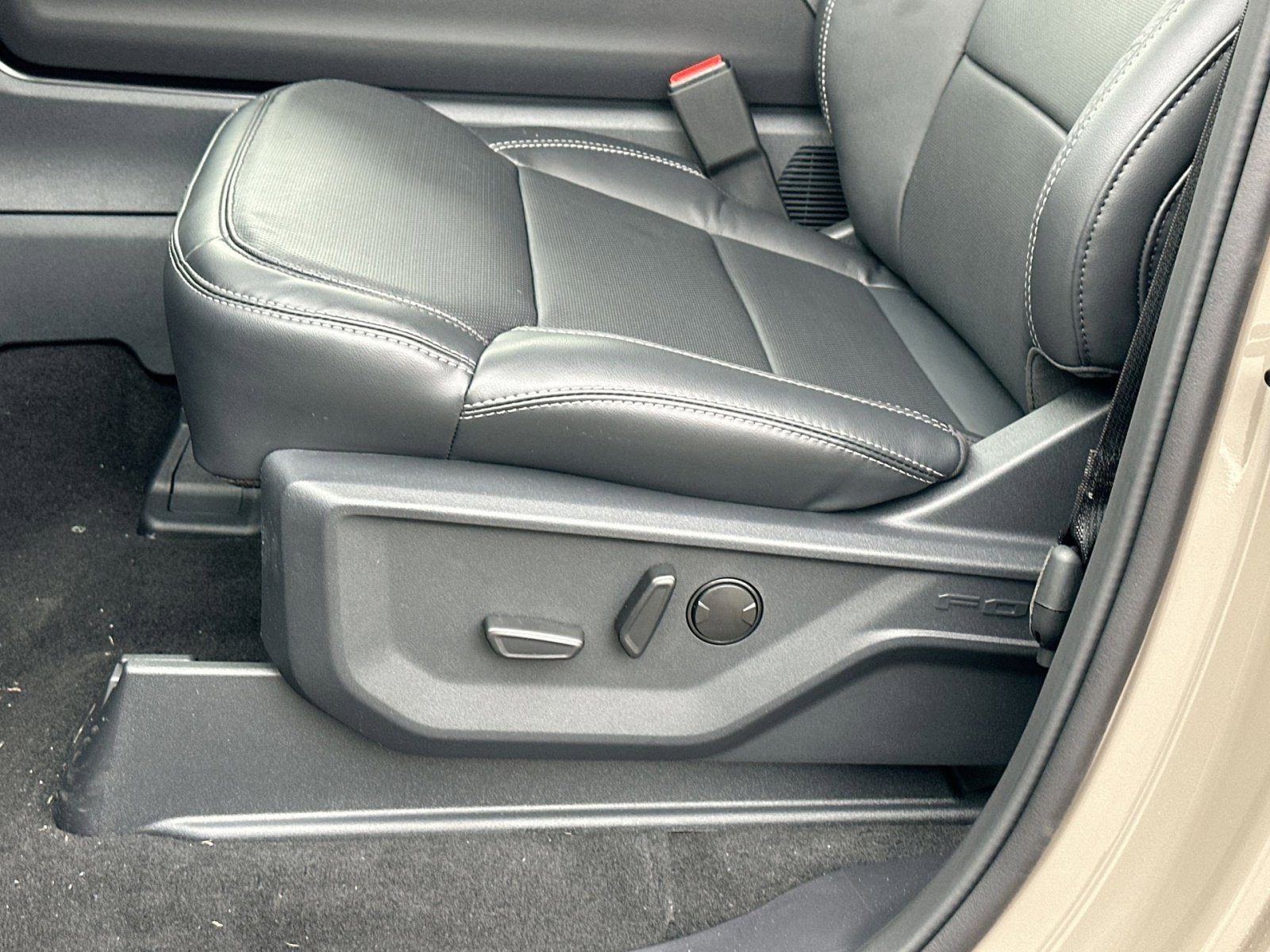 New 2026 Ford Expedition Max Platinum w/ Stealth Performance Package image 14