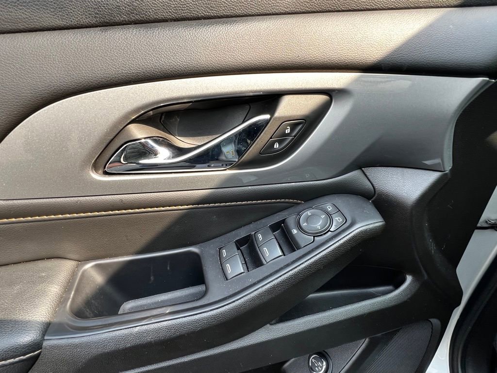 Used 2021 Chevrolet Traverse LT w/ LPO, Cargo Package image 15