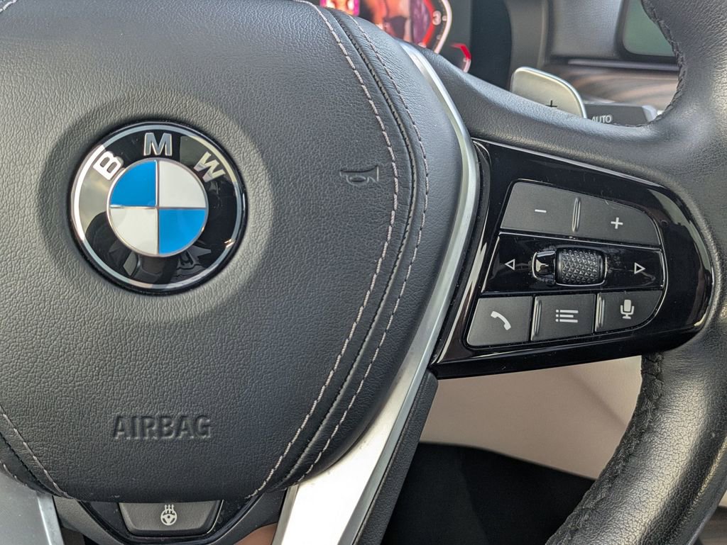 Used 2021 BMW 530i xDrive w/ Premium Package image 17